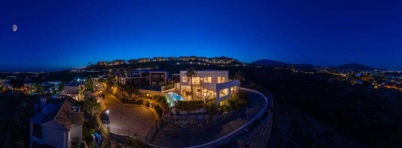 Villa Paraiso: Luxury Sea View Resort with Infinity Pool and Golf Estepona Exterior photo